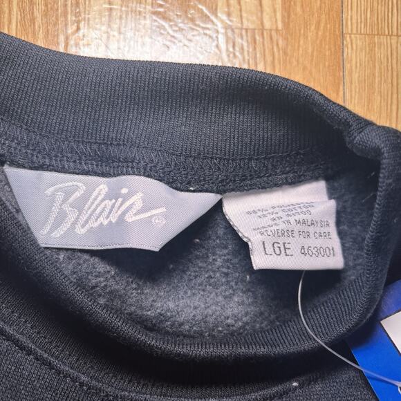 Blair Beary Christmas Sweatshirt Bears Tree Graphic Black Holiday Crewneck L NWT - Picture 4 of 5